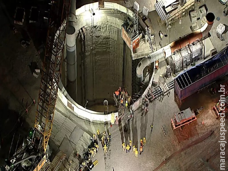 31 operários são resgatados a 137 metros de profundidade após desabamento de túnel nos EUA 31 operários são resgatados a 137 metros de profundidade após desabamento de túnel nos EUA