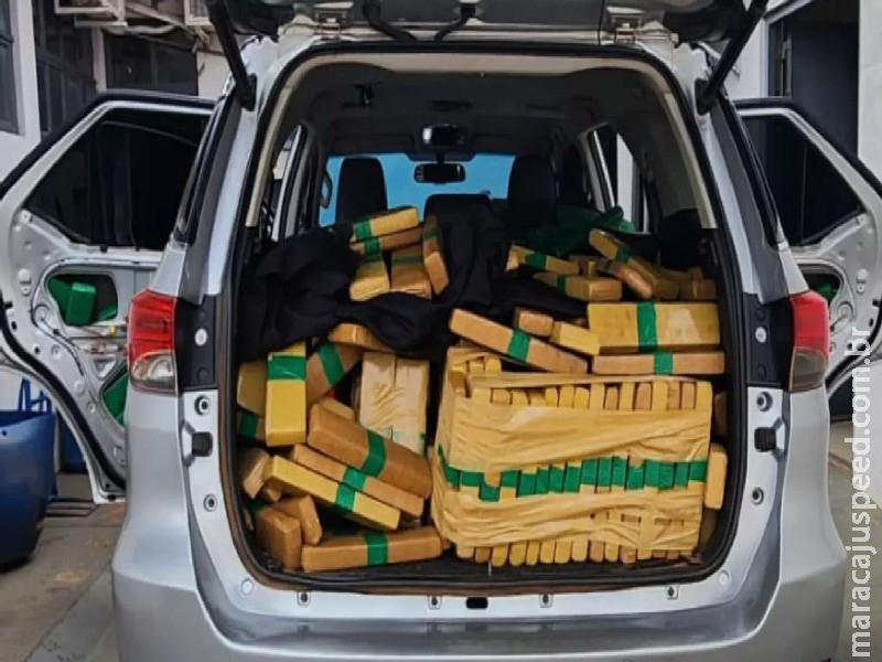 Caminhonete com placas falsas é apreendida com 1 tonelada de maconha na BR-163