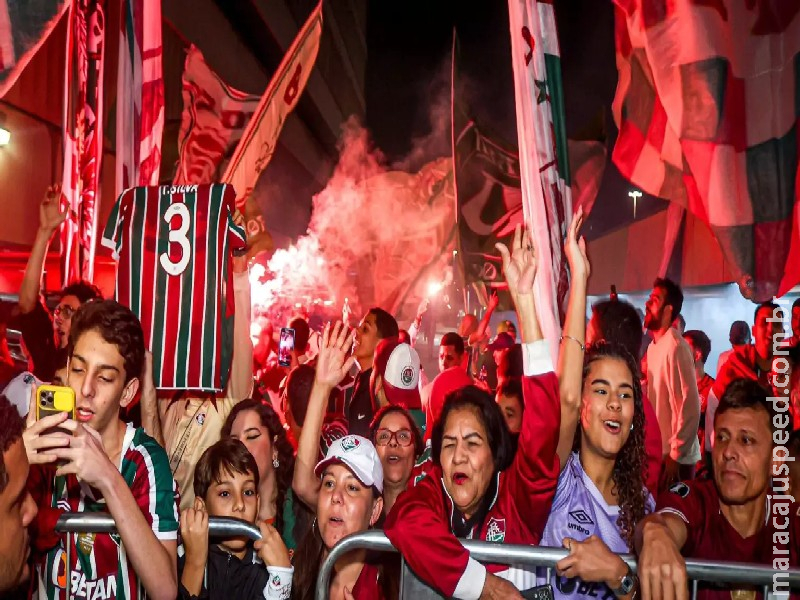 Com direito a ‘AeroFlu’, Fluminense é recebido com festa no Rio após ótima campanha no Mundial Com direito a ‘AeroFlu’, Fluminense é recebido com festa no Rio após ótima campanha no Mundial