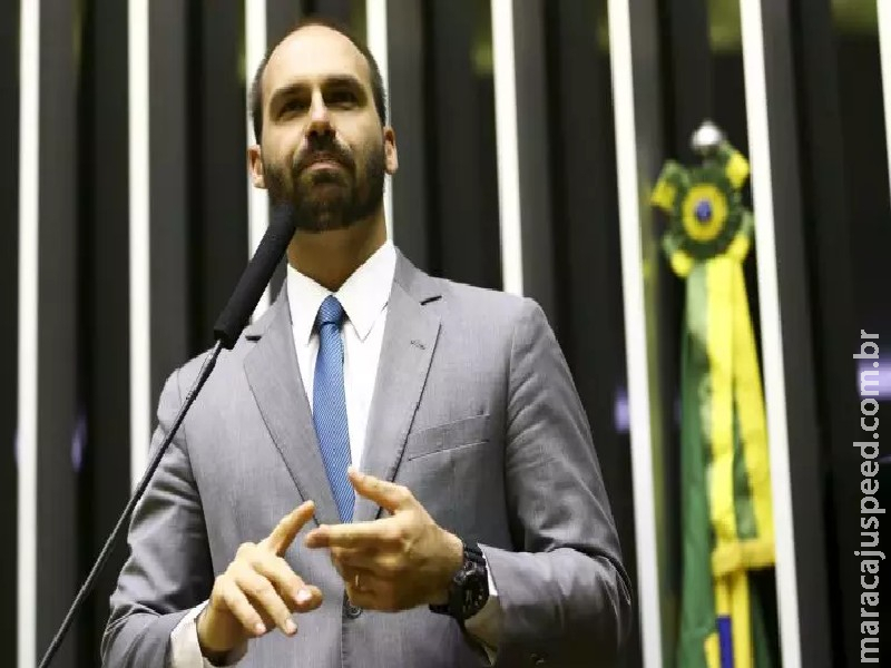 Eduardo Bolsonaro pede que os EUA ‘mandem uma resposta’ ao Brasil após decisão contra o pai