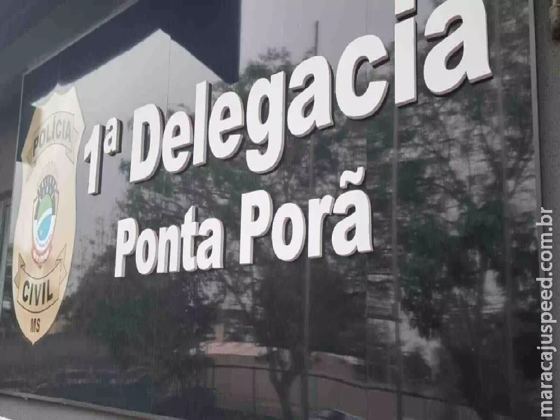 Família é feita refém e amarrada durante assalto por trio que levou SUV e R$ 60 mil Família é feita refém e amarrada durante assalto por trio que levou SUV e R$ 60 mil