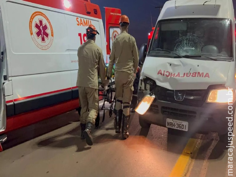 Jovem é atropelada por ambulância e arremessada a 50 metros quando atravessava avenida em MS Jovem é atropelada por ambulância e arremessada a 50 metros quando atravessava avenida em MS