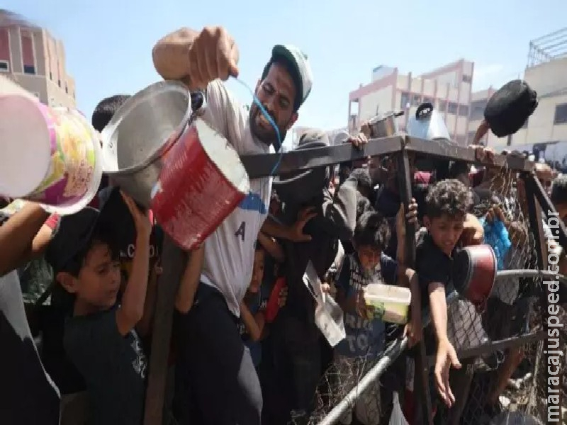 Mortes por inanição se espalham pela Faixa de Gaza e pressão por cessar-fogo aumenta