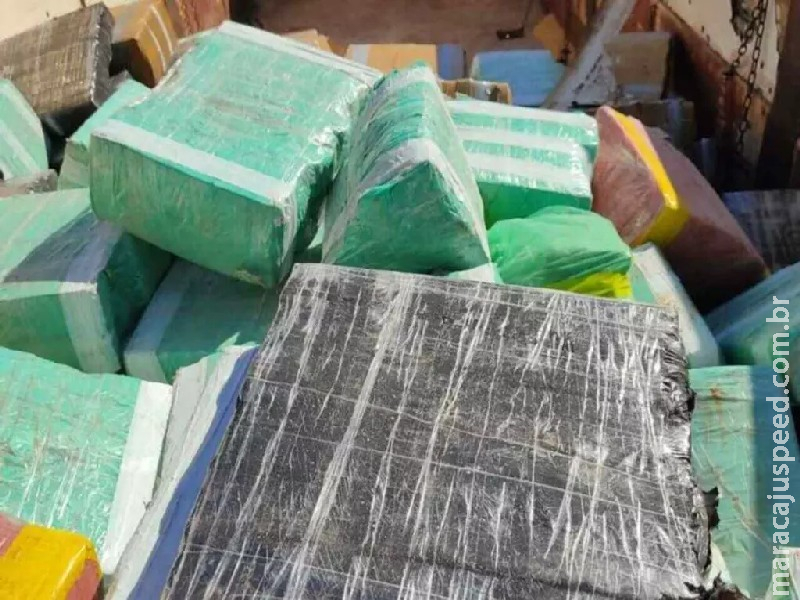 PM apreende 7,5 toneladas de maconha escondidas em carga de milho em Ponta Porã PM apreende 7,5 toneladas de maconha escondidas em carga de milho em Ponta Porã