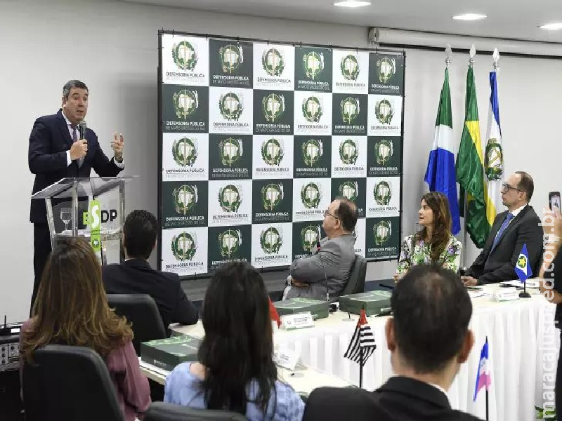 Riedel diz que meta é erradicar a pobreza extrema em MS até 2026 Riedel diz que meta é erradicar a pobreza extrema em MS até 2026