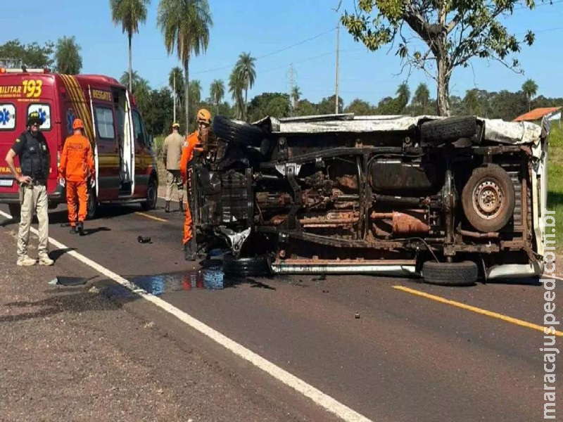 Servidor público federal morre após acidente entre carreta e caminhonete em MS Servidor público federal morre após acidente entre carreta e caminhonete em MS