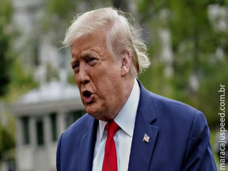 Trump chama apoiadores de ‘fracos’ por acreditarem em caso Epstein Trump chama apoiadores de ‘fracos’ por acreditarem em caso Epstein