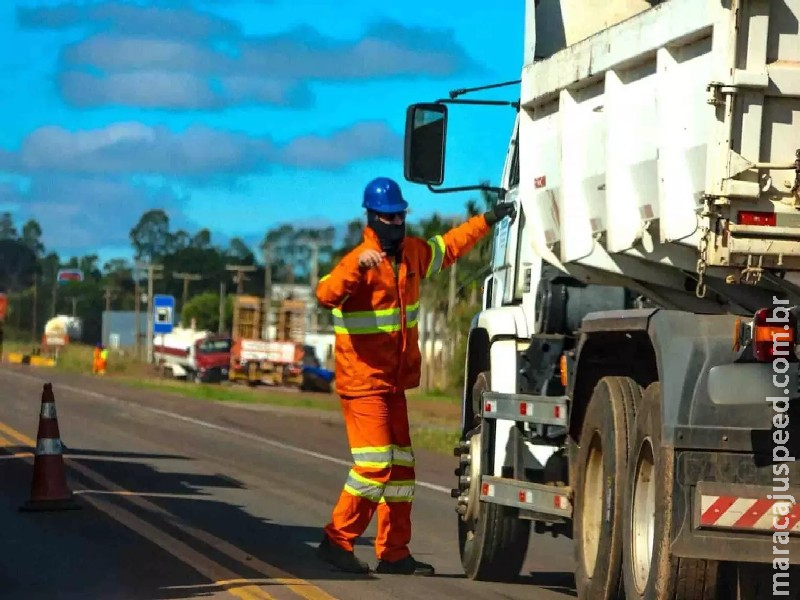Vai pegar estrada nesta quarta-feira? Confira pontos de interdição na BR-163 Vai pegar estrada nesta quarta-feira? Confira pontos de interdição na BR-163