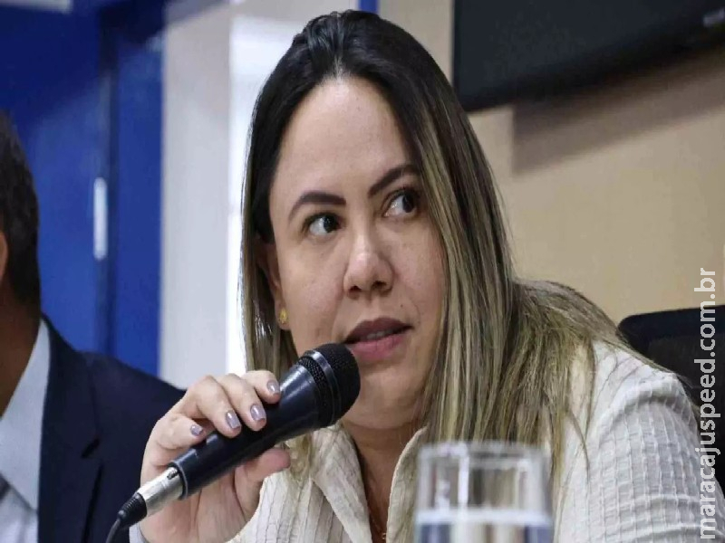 VÍDEO: Vereadora bolsonarista assume que é casada com mulher e rejeita militância: ‘Não sou minoria’ VÍDEO: Vereadora bolsonarista assume que é casada com mulher e rejeita militância: ‘Não sou minoria’