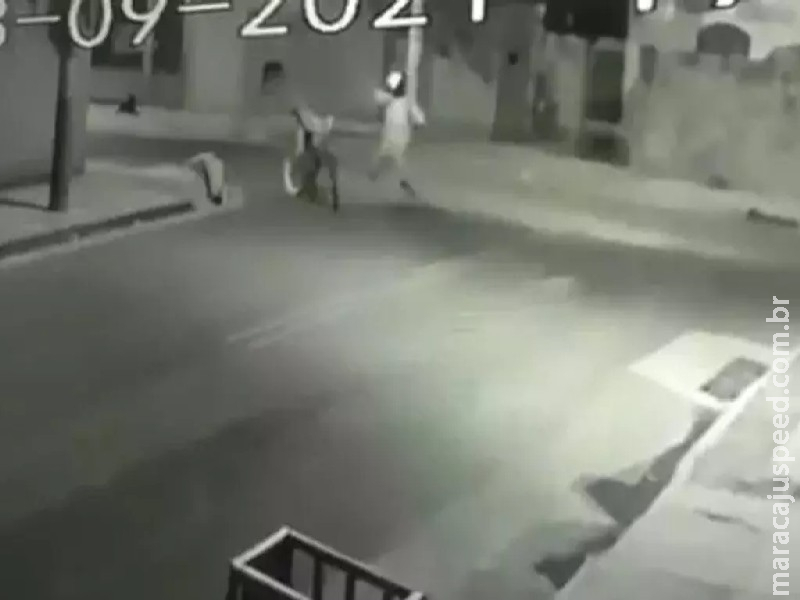 Após matar o amante da esposa, réu é condenado a 12 anos de prisão em Campo Grande Após matar o amante da esposa, réu é condenado a 12 anos de prisão em Campo Grande