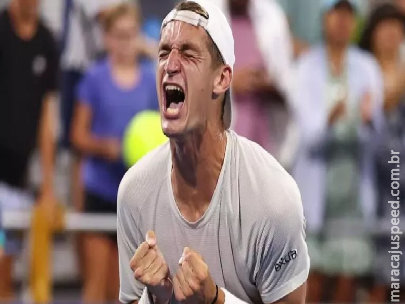 Atmane vence mais um Top 10, se garante na semi e encara Sinner em Cincinnati