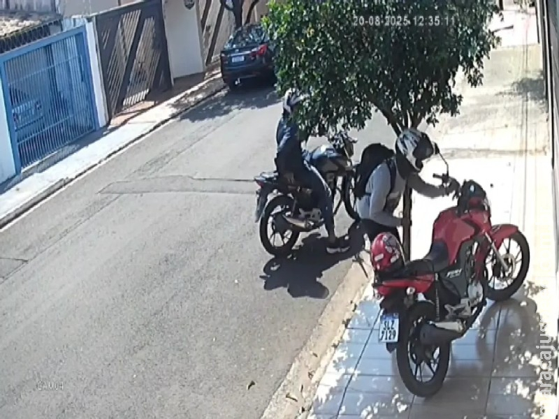Bandidos furtam moto estacionada no Jardim Antártica em 30 segundos