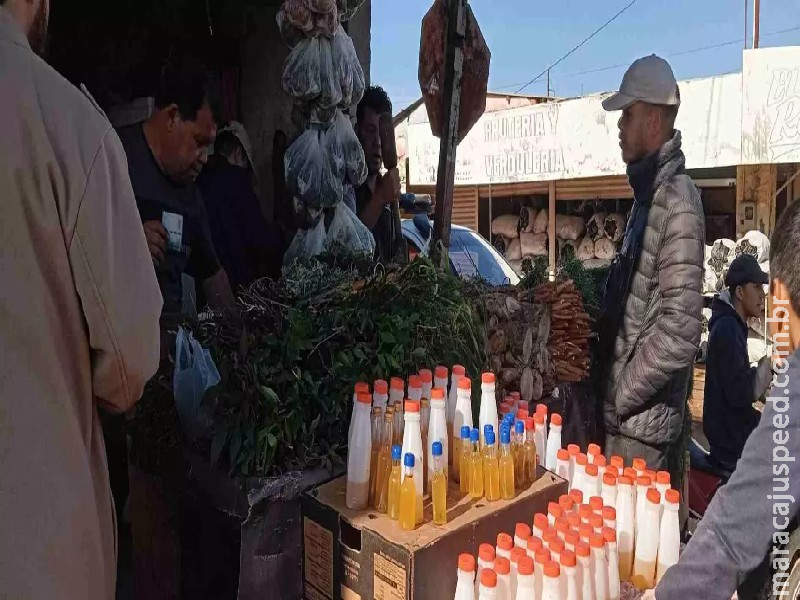 Bebida feita com arruda, limão e aguardente afasta ‘azar’ do mês de agosto na fronteira com MS Bebida feita com arruda, limão e aguardente afasta ‘azar’ do mês de agosto na fronteira com MS