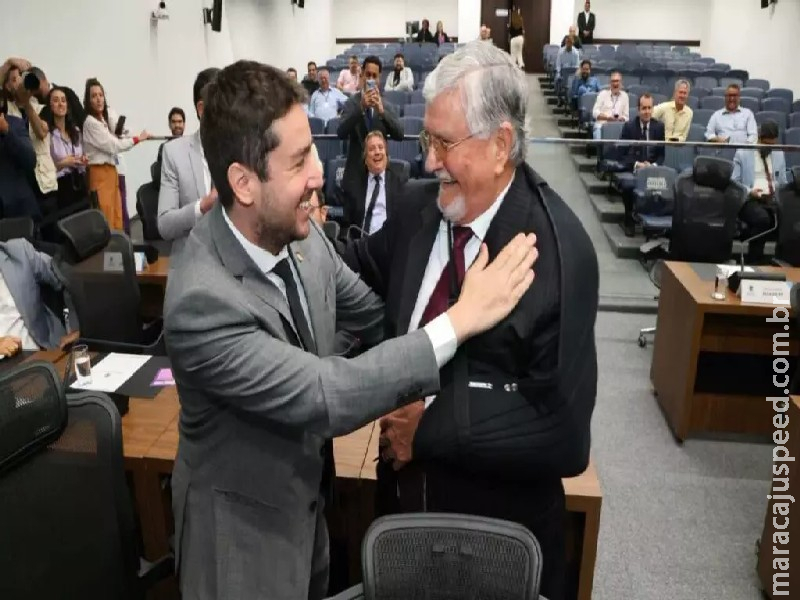 De saída da base de Ridel, Zeca do PT elogia deputado do PL: ‘lúcido, inteligente’ De saída da base de Ridel, Zeca do PT elogia deputado do PL: ‘lúcido, inteligente’