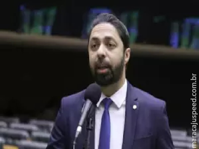 Deputado do PL pede a Moraes licença para visitar Bolsonaro em prisão domiciliar Deputado do PL pede a Moraes licença para visitar Bolsonaro em prisão domiciliar