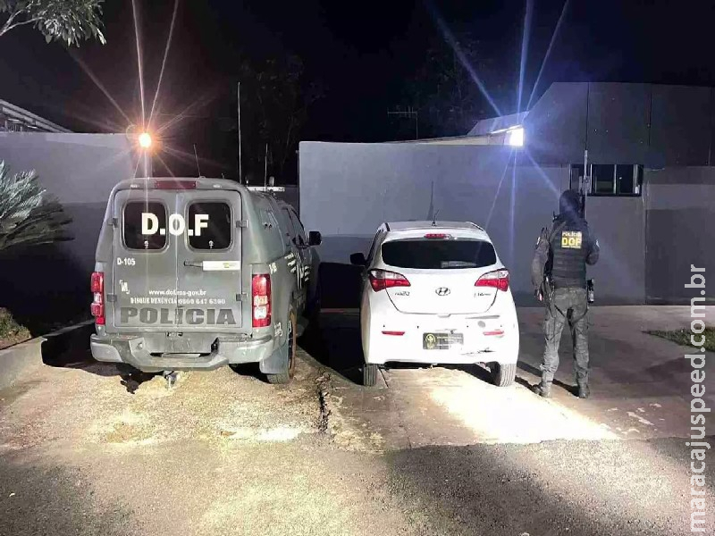 Durante bloqueio na BR-060 agentes do DOF recuperam carro furtado em São Paulo Durante bloqueio na BR-060 agentes do DOF recuperam carro furtado em São Paulo