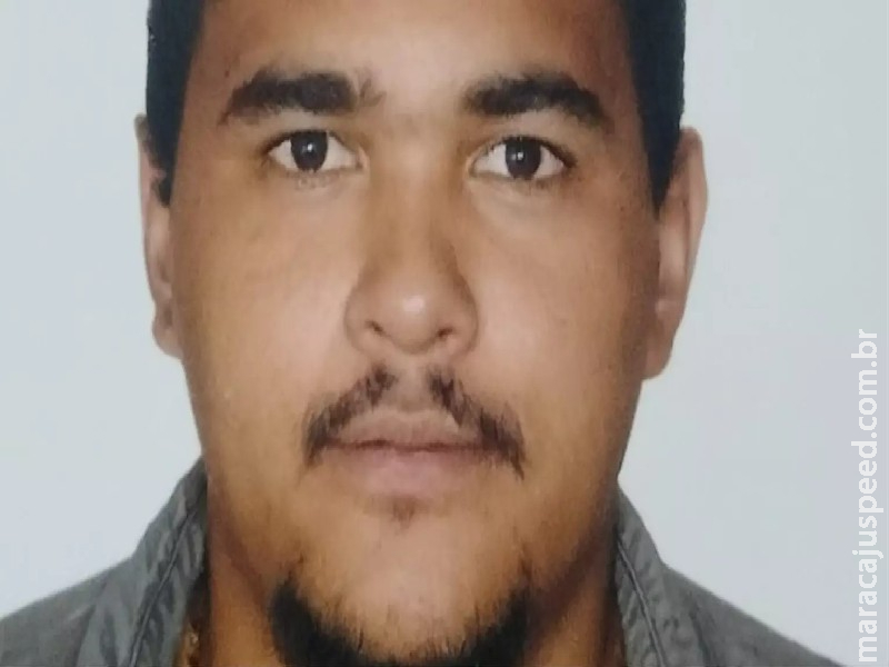 Durante fuga, assassino de Emanuelly ligou para a mãe pedindo dinheiro Durante fuga, assassino de Emanuelly ligou para a mãe pedindo dinheiro