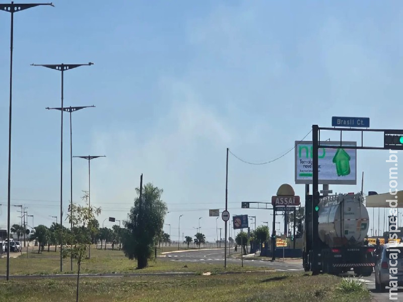 Incêndio urbano na tarde desta quinta-feira toma região oeste com nuvem de fumaça