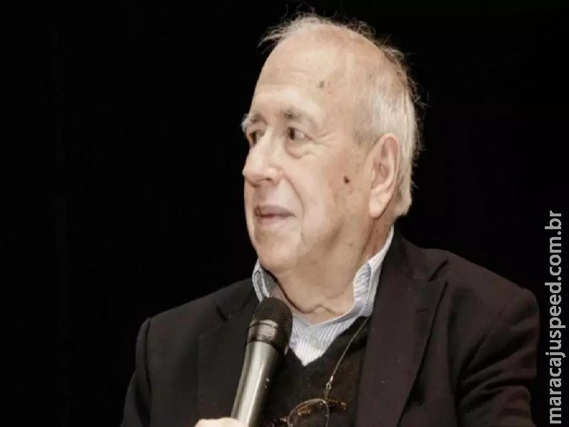 Luis Fernando Verissimo fez história como escritor assim como o pai, Erico Verissimo Luis Fernando Verissimo fez história como escritor assim como o pai, Erico Verissimo