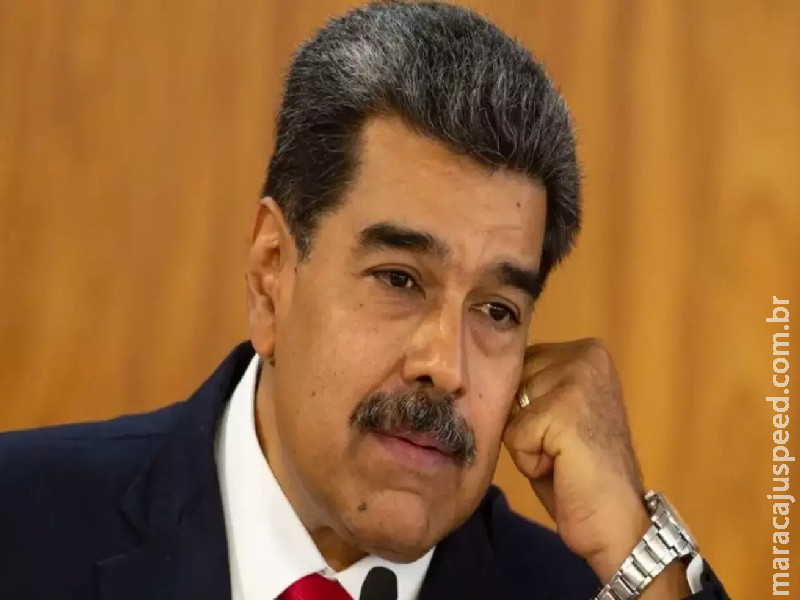 Maduro envia 15 mil militares à fronteira com Colômbia Maduro envia 15 mil militares à fronteira com Colômbia