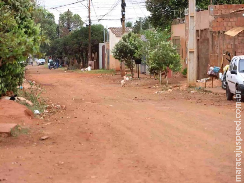 No final da cidade, Vila Romana abriga 200 famílias e sonho do asfalto há 20 anos