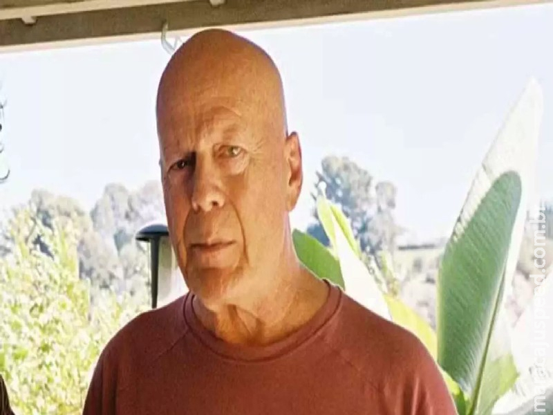 “O cérebro dele está falhando”, revela esposa de Bruce Willis sobre saúde do ator “O cérebro dele está falhando”, revela esposa de Bruce Willis sobre saúde do ator