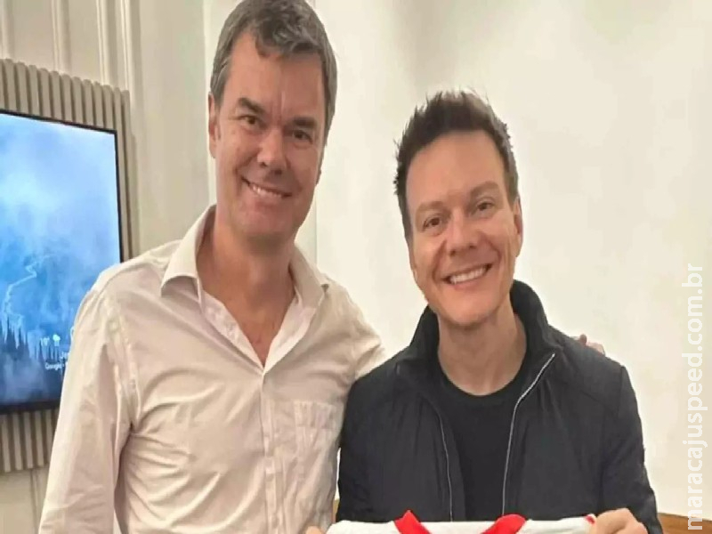 Presidente do Comercial convida Michel Teló para regravar o hino do time Presidente do Comercial convida Michel Teló para regravar o hino do time