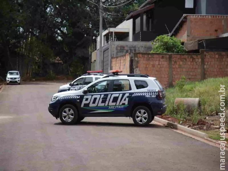 Rapaz que esfaqueou família e foi baleado em confronto com a PM morre em UPA de Campo Grande 