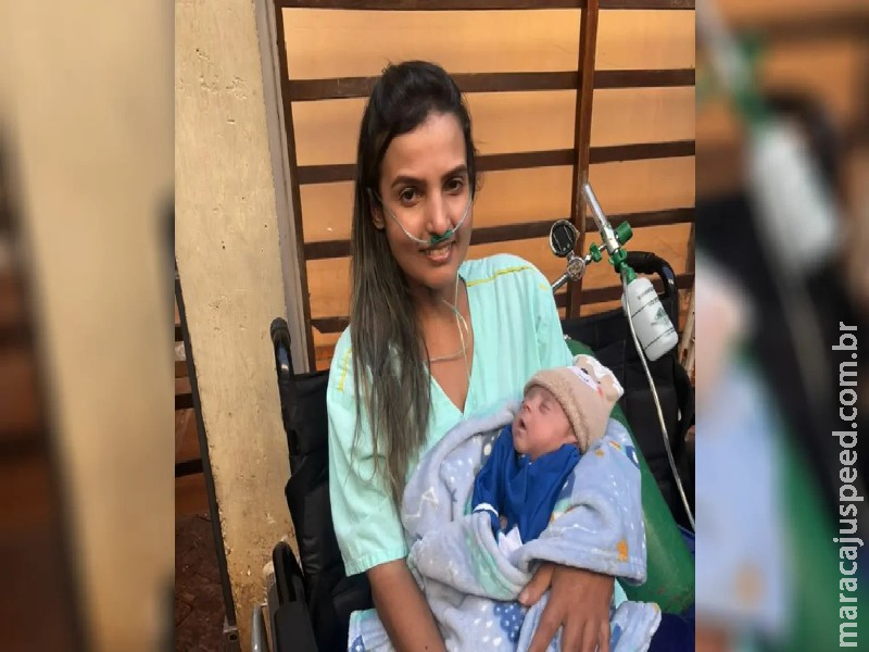Reencontro de mãe e recém-nascido após longa internação emociona equipe do hospital Reencontro de mãe e recém-nascido após longa internação emociona equipe do hospital