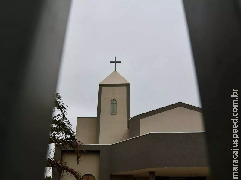 Religião não se discute e rua do bairro Coophasul é o retrato deste respeito