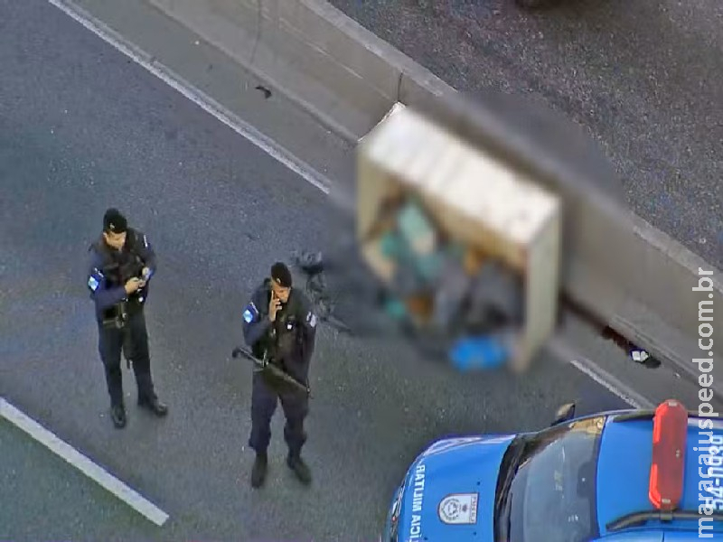 RJ: Cadáver é encontrado dentro de caixote no meio da Avenida Brasil