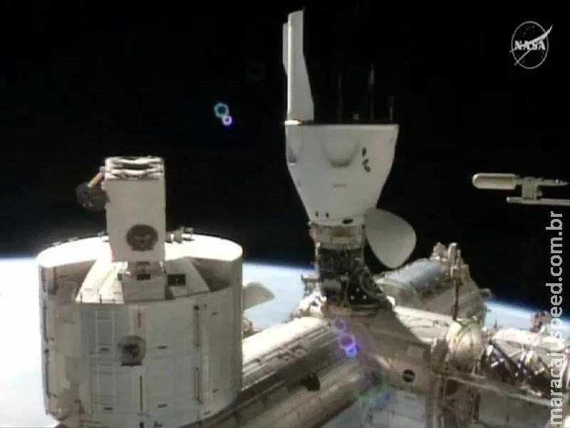 SpaceX leva quatro astronautas à Estação Espacial Internacional em apenas 15 horas SpaceX leva quatro astronautas à Estação Espacial Internacional em apenas 15 horas
