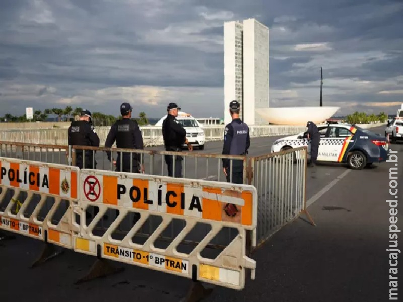 STF, Planalto e Congresso são cercados por grades novamente após prisão de Bolsonaro STF, Planalto e Congresso são cercados por grades novamente após prisão de Bolsonaro