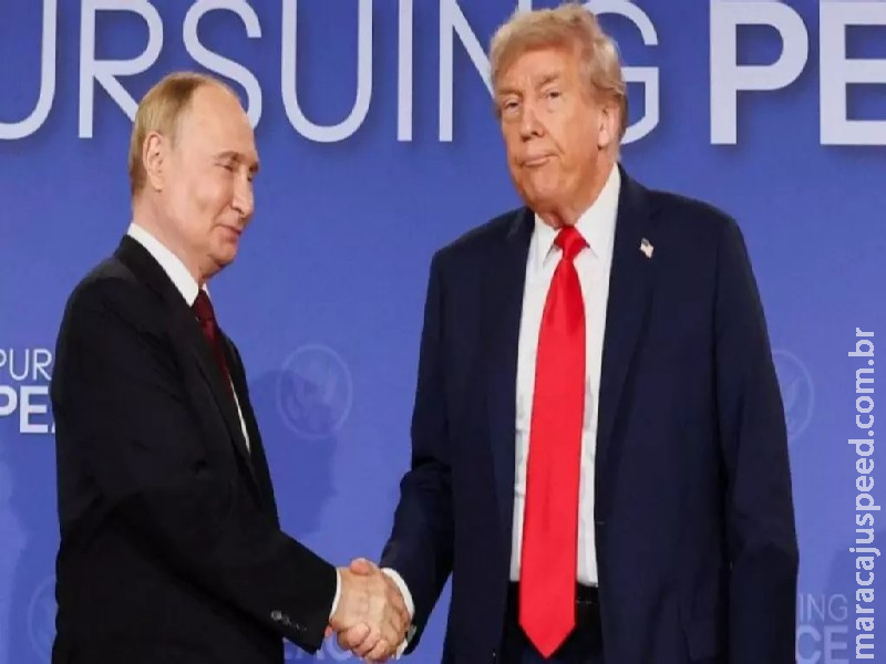 Trump rompe isolamento de Putin, mas sai de cúpula sem acordo de paz
