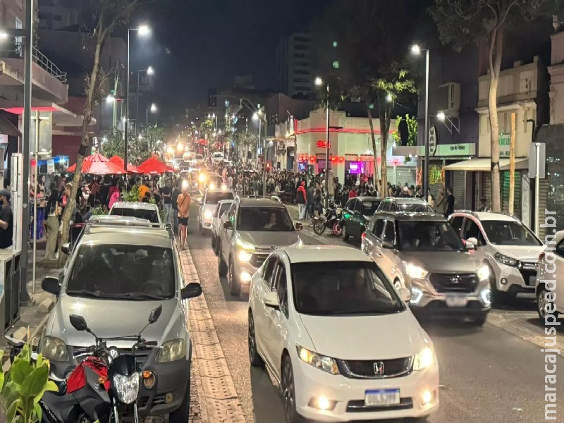 Ambulantes, banheiros químicos e rua fechada: confira discussão sobre bares do Centro