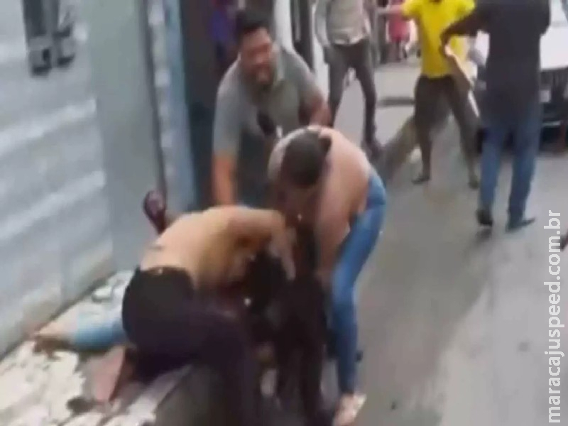Ao vivo, apresentador do SBT se desespera com briga durante entrevista: ‘Chama a polícia’