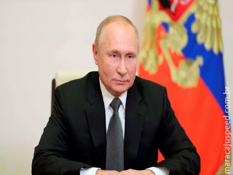 Ataques ucranianos a refinarias deixam partes da Rússia sem gasolina Ataques ucranianos a refinarias deixam partes da Rússia sem gasolina