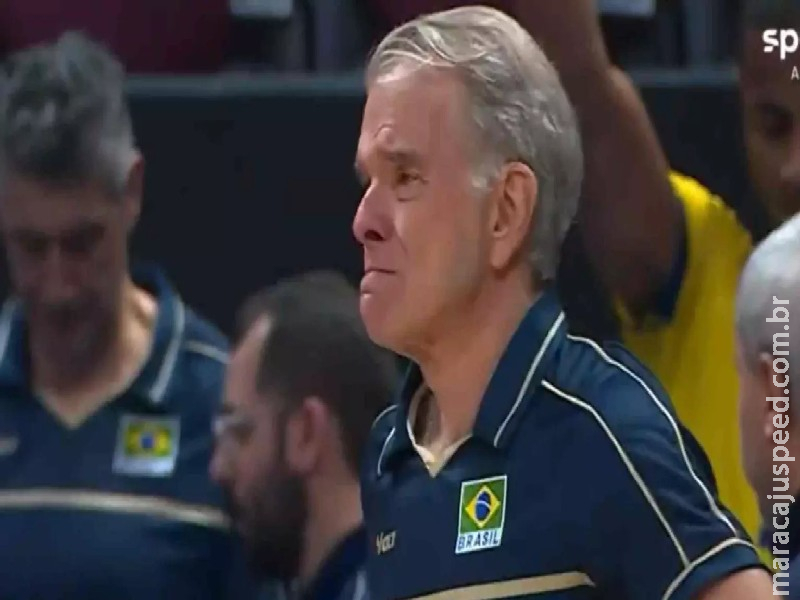 Bernardinho vai às lágrimas com morte da mãe durante jogo da Seleção
