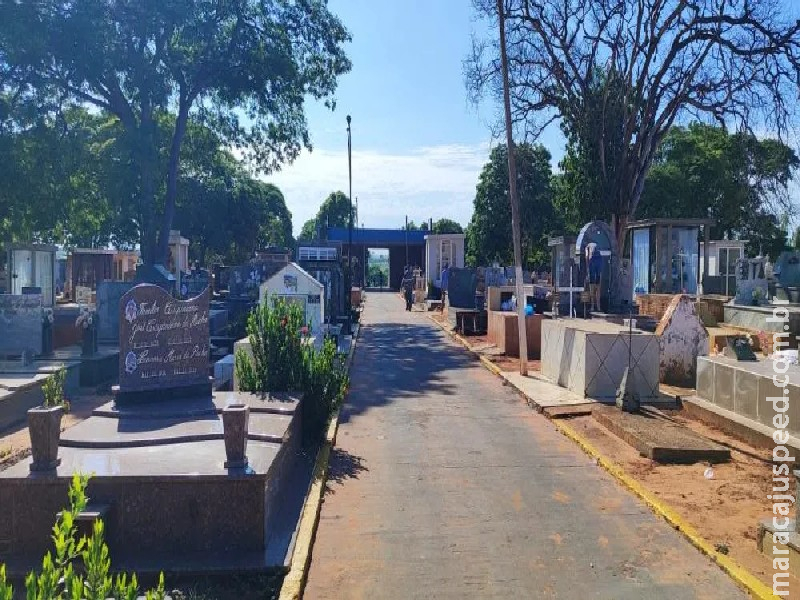 Com média de 10 mortes por mês, Deodápolis vai suspender sepultamentos em 4 cemitérios Com média de 10 mortes por mês, Deodápolis vai suspender sepultamentos em 4 cemitérios