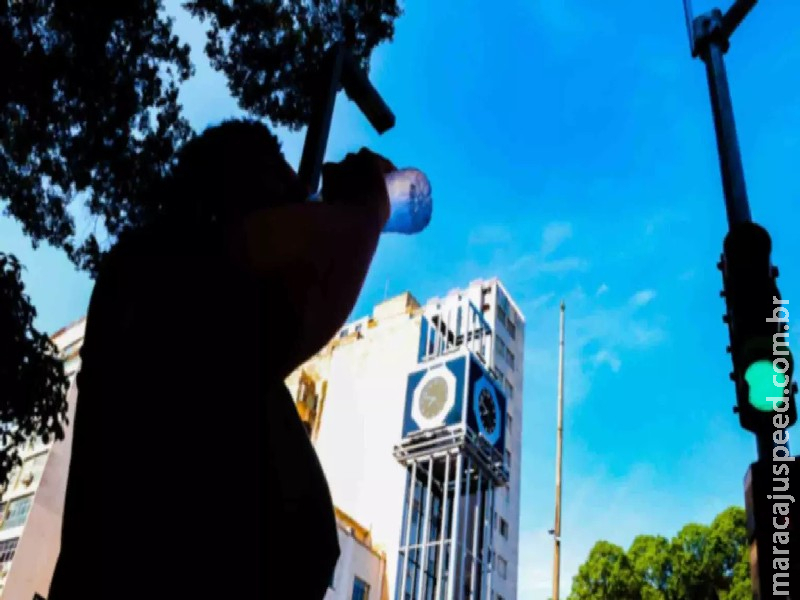Com ‘sobe e desce’ de temperatura, Inmet emite alerta de risco à saúde neste sábado Com ‘sobe e desce’ de temperatura, Inmet emite alerta de risco à saúde neste sábado