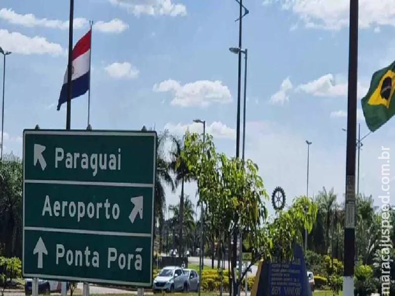 Corpo é encontrado em porta-malas de carro paraguaio na fronteira com MS Corpo é encontrado em porta-malas de carro paraguaio na fronteira com MS