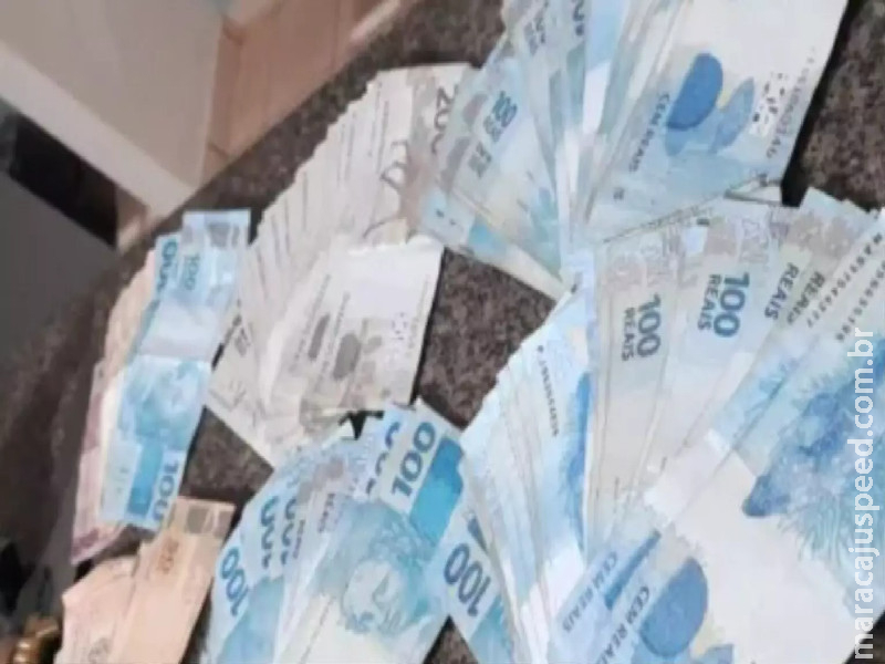 Encapuzados, bandidos invadem rancho e roubam R$ 50 mil de turistas em Coxim Encapuzados, bandidos invadem rancho e roubam R$ 50 mil de turistas em Coxim