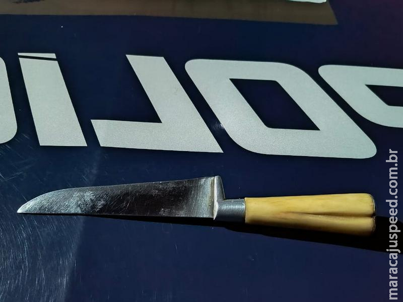 Homem esfaqueia mulher e morre em confronto com a PM em Nova Alvorada do Sul Homem esfaqueia mulher e morre em confronto com a PM em Nova Alvorada do Sul