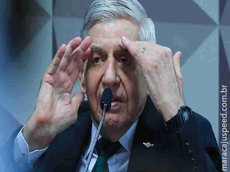 Houve afastamento entre Bolsonaro e Heleno no final do governo, diz defesa do ex-GSI Houve afastamento entre Bolsonaro e Heleno no final do governo, diz defesa do ex-GSI