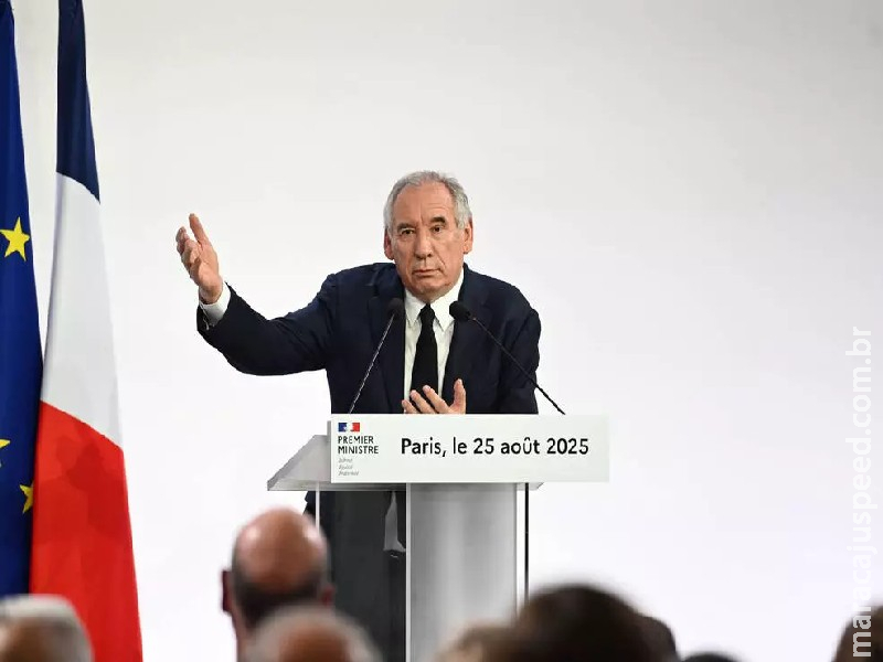 Na França, Bayrou apresenta renúncia após ser derrotado em voto de confiança no Parlamento Na França, Bayrou apresenta renúncia após ser derrotado em voto de confiança no Parlamento