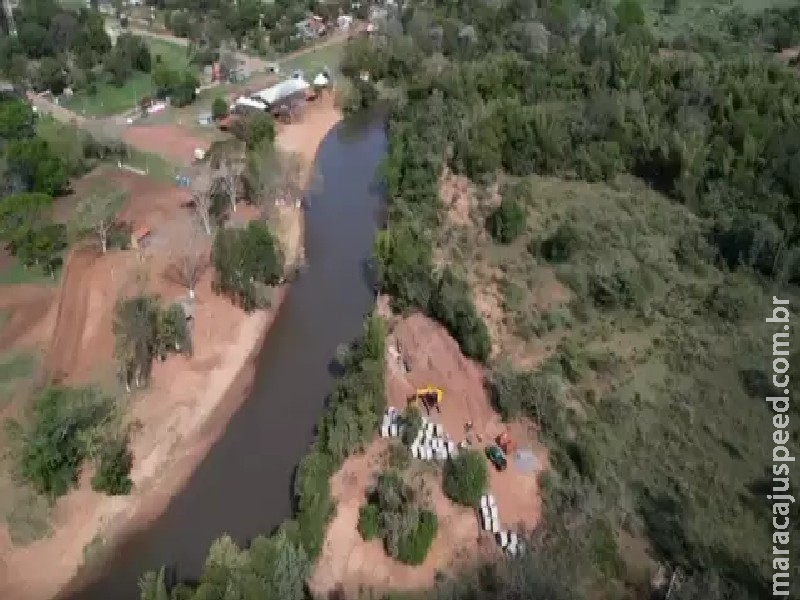 Obra de drenagem em Bela Vista é vandalizada por paraguaios sob acusação de despejo de esgoto Obra de drenagem em Bela Vista é vandalizada por paraguaios sob acusação de despejo de esgoto