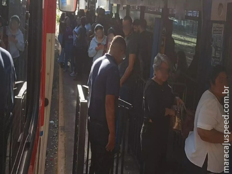 Ônibus do Consórcio Guaicurus ‘some’ pelo 3° dia e servidores se atrasam para o trabalho Ônibus do Consórcio Guaicurus ‘some’ pelo 3° dia e servidores se atrasam para o trabalho