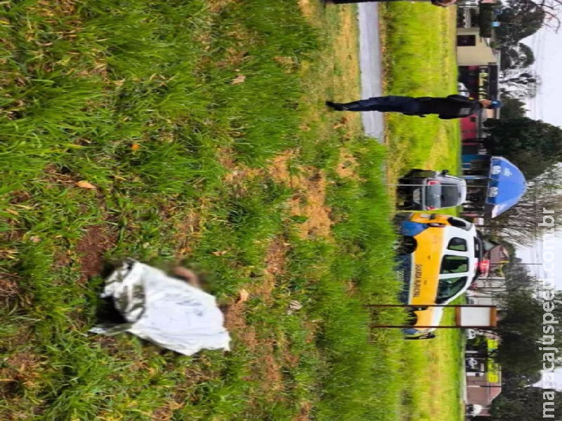Polícia investiga morte de homem encontrado em terreno baldio de Dourados Polícia investiga morte de homem encontrado em terreno baldio de Dourados