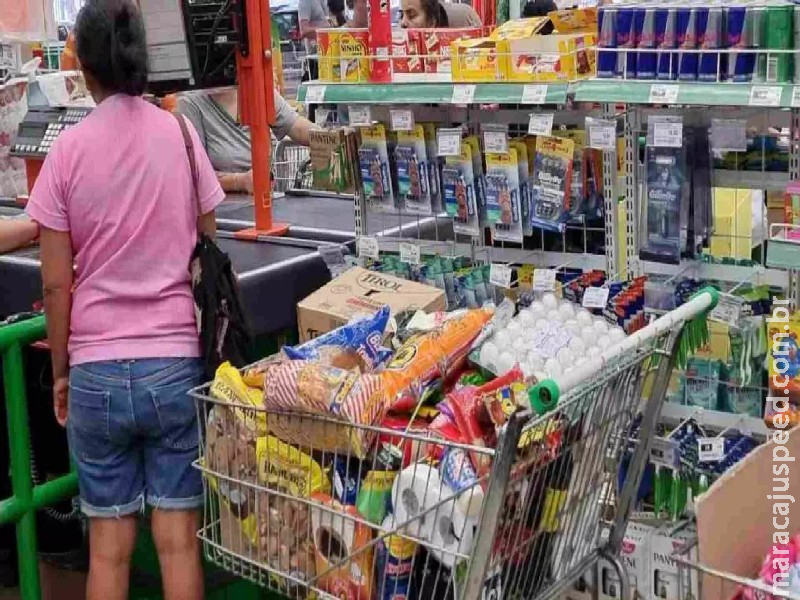 Preço da cesta básica cai em 24 capitais em agosto