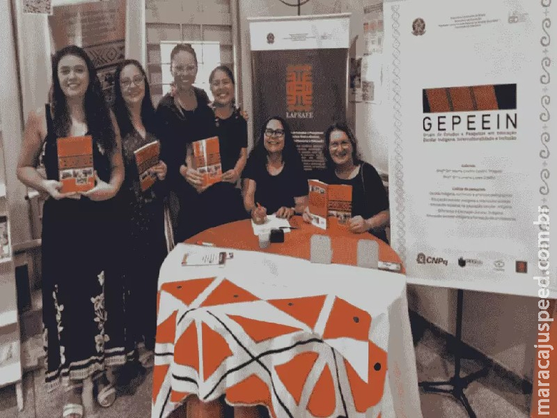 UFGD lança Livro sobre língua e cultura Kaiowá e Guarani é após congresso de educação UFGD lança Livro sobre língua e cultura Kaiowá e Guarani é após congresso de educação